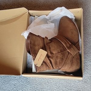 NWT Vespose New York women's mid-calf slouch flat ankle brown vegan suede boots